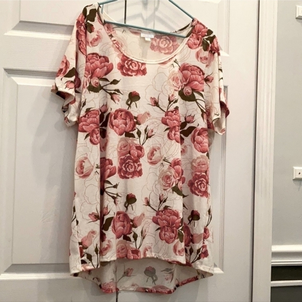 LuLaRoe Cream Pink Floral High-Low Top Women's Large L Scoop Neck Short Sleeve